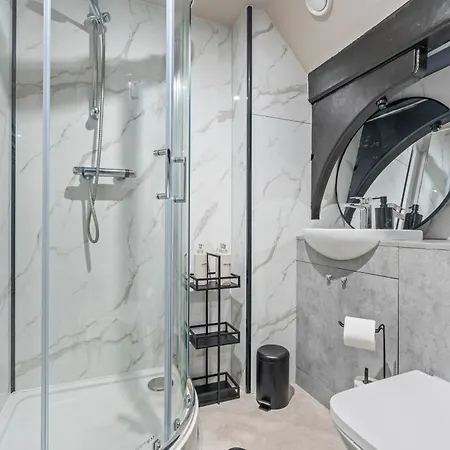 Centre - Sleeps 4 - Stylish Unique - Prime Location * Leeds (West Yorkshire)