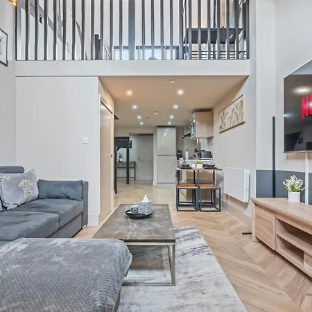 Centre - Sleeps 4 - Stylish Unique - Prime Location