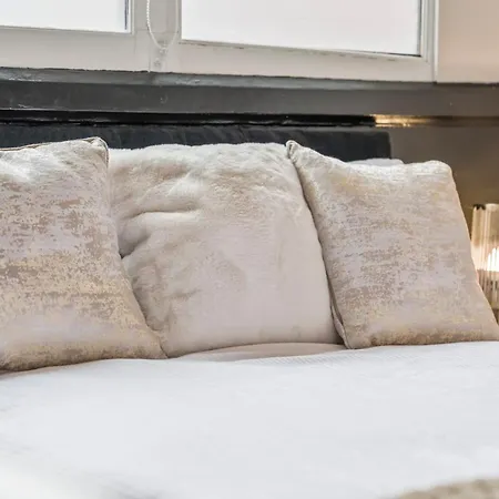 Apartment Centre - Sleeps 4 - Stylish Unique - Prime Location Leeds (West Yorkshire)