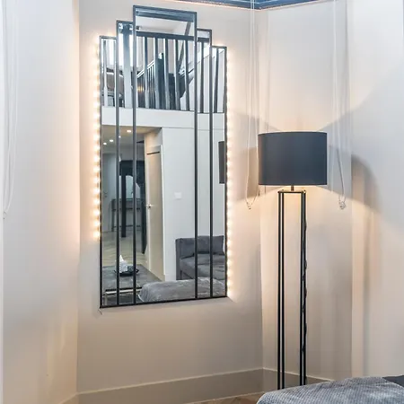 Apartment Centre - Sleeps 4 - Stylish Unique - Prime Location