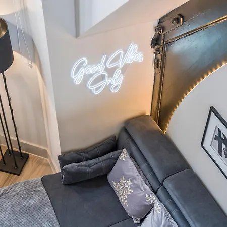 Centre - Sleeps 4 - Stylish Unique - Prime Location Apartment Leeds (West Yorkshire)