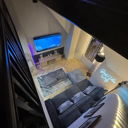 Centre - Sleeps 4 - Stylish Unique - Prime Location * Leeds (West Yorkshire)